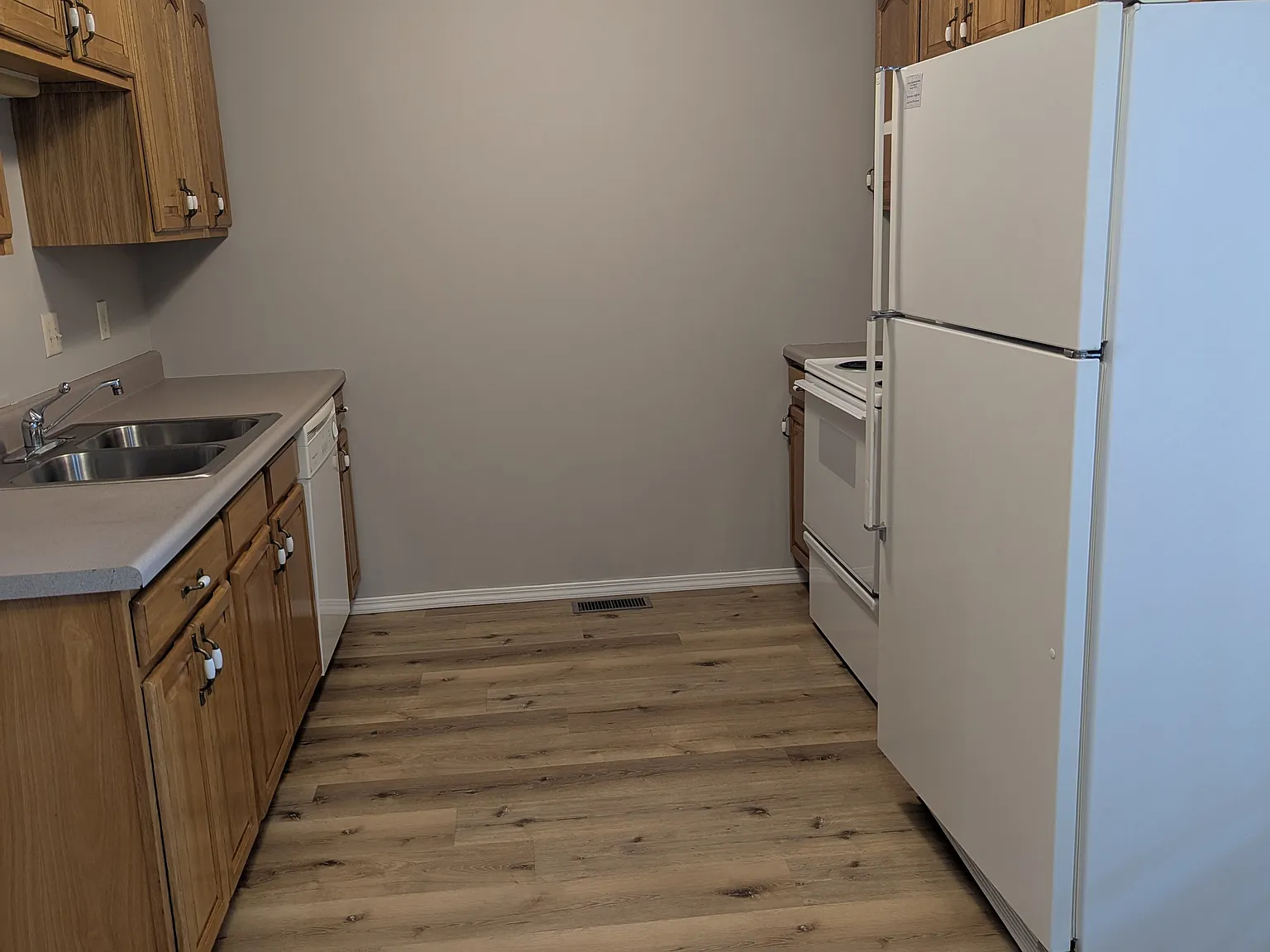 2 bed, 1.5 bath, 1020 sqft, $800 — Photo 4