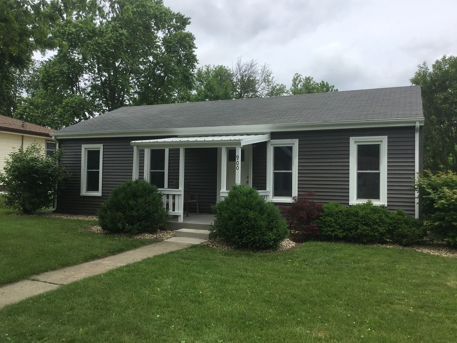 900 Fairchild Ave photo 1