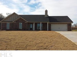 306 Cambridge Farms Dr, Hoschton, GA 30548