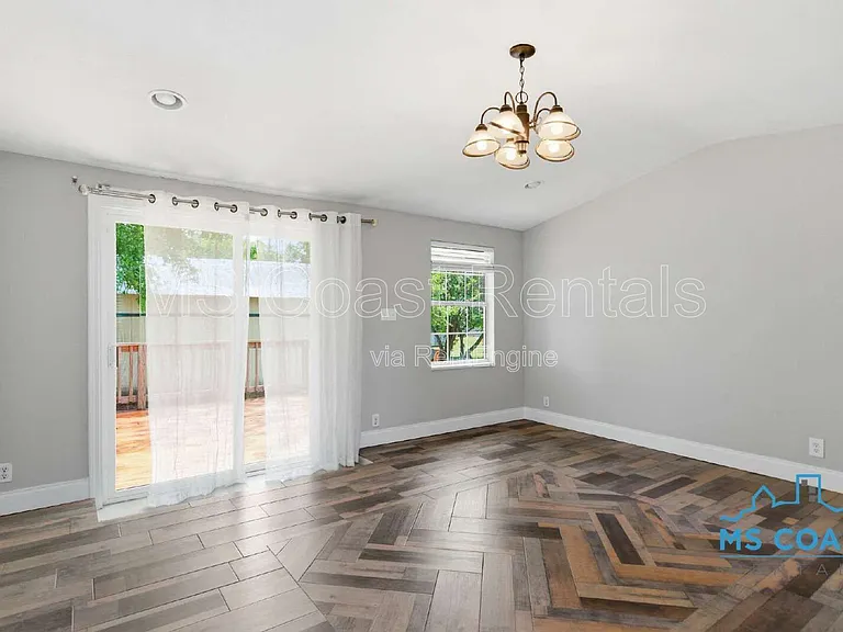 4319 Lewis St — Photo 12