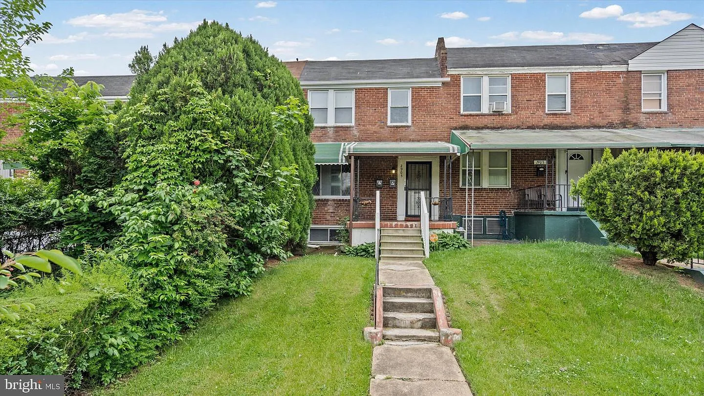 2905 E Federal St — Photo 3