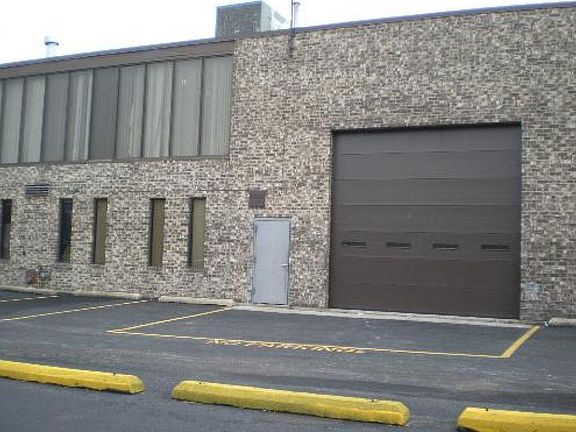 4th image of 5301 Touhy Ave