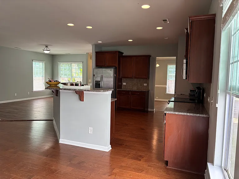 Royal Winchester Dr — Photo 19