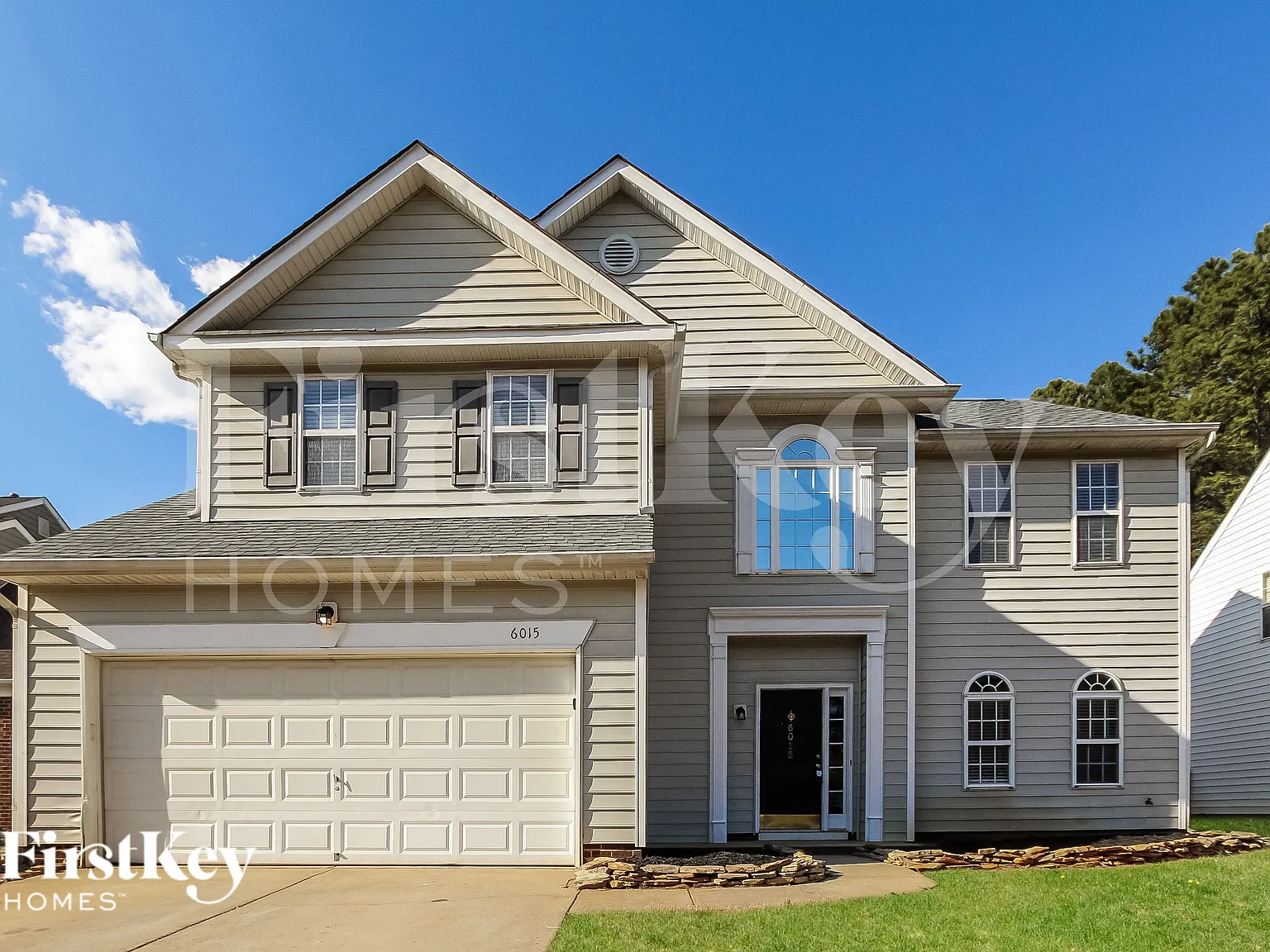 4 bed, 2.5 bath, 2352 sqft, $2,340 — Photo 2