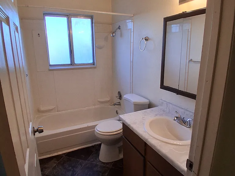 572 Dawn Ct #1 — Photo 7