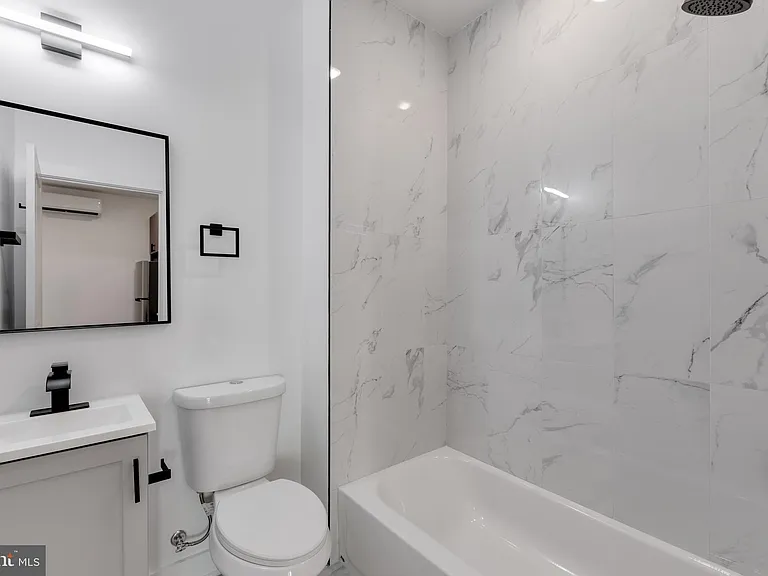 715 W Cumberland St #8 — Photo 5
