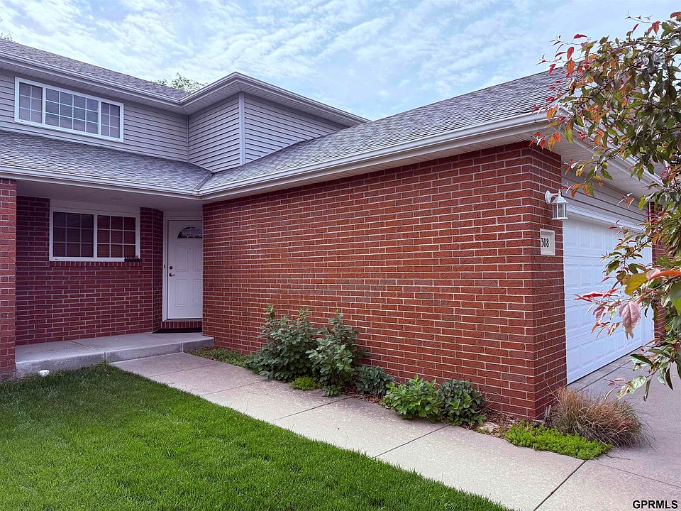 1st image of 308 S 77th Ct