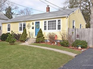7 Merle St, Warwick, RI 02889