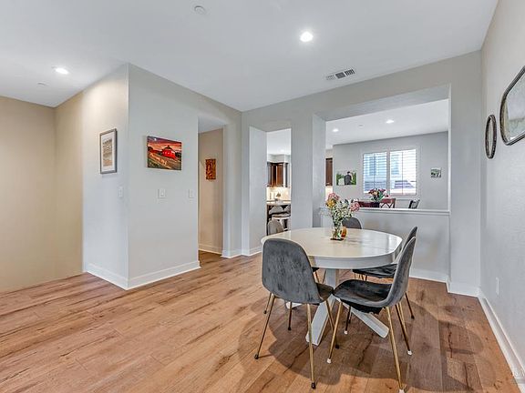 5th image of 218 Johnson Street