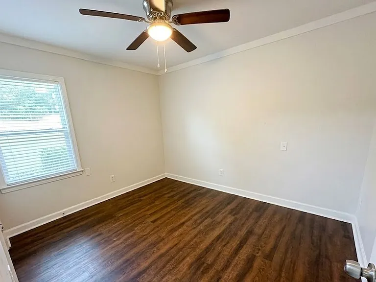 1502 Rolling Hills Dr — Photo 8