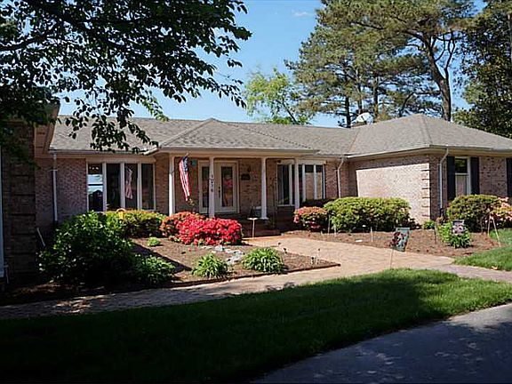 3rd image of 1716 N Alanton Dr