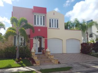 8 Calle Onix #E, Rio Grande, PR 00745
