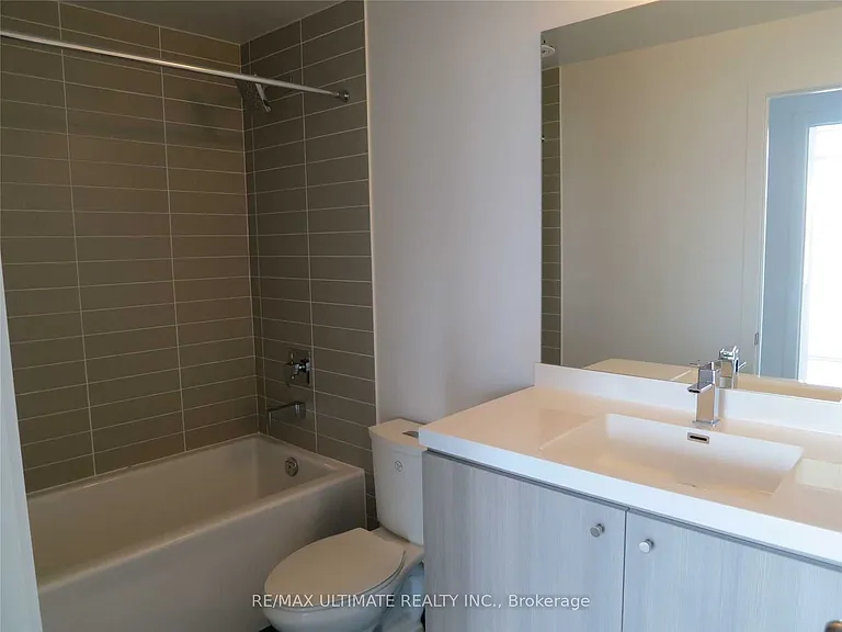 105 George St #815 — Photo 8