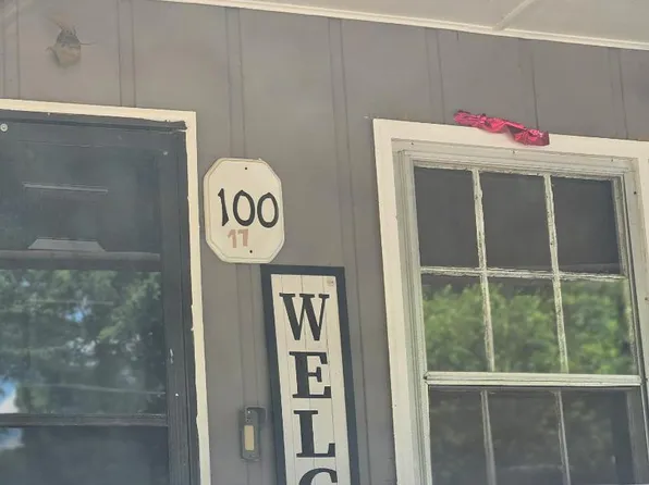 100 Terry Ter #17-B, Carrollton, GA 30117