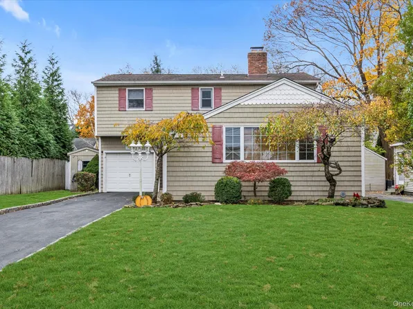 22 Fairview Road W, Massapequa, NY 11758