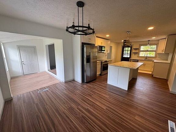 4th image of 2666 S Cochran Rd
