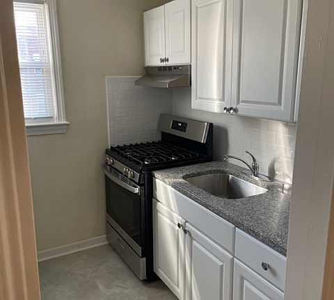 5th image of 1662 N Quinn St