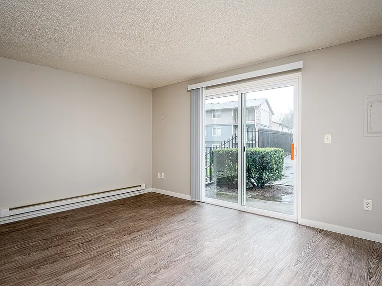 Oak Grove — Photo 19