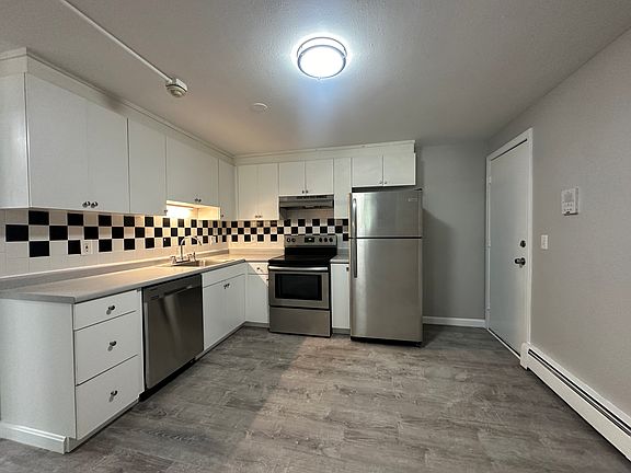 2nd image of 11 Allen Ave APT 3