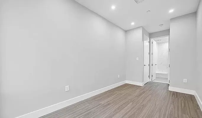 Rented by Reavis | media 8