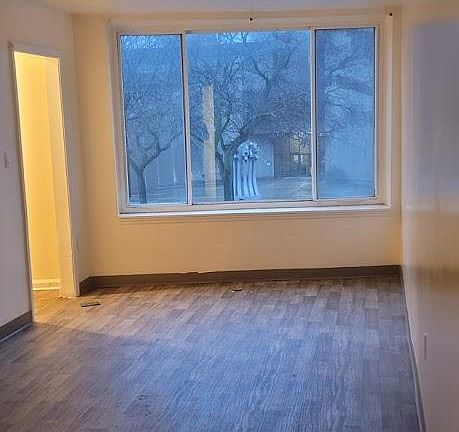 2nd image of 1414 Main St #4