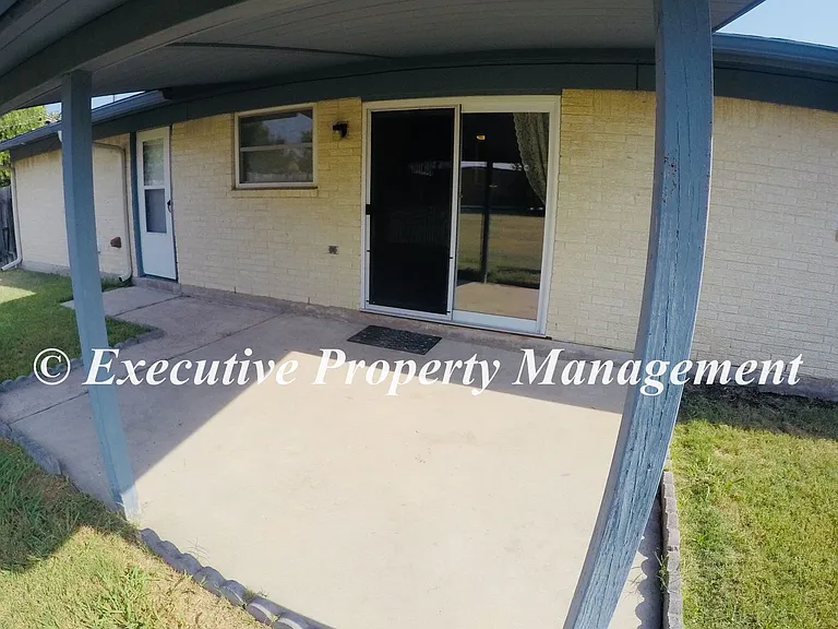 908 Deorsam Dr — Photo 11