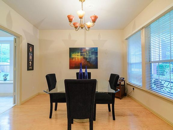 4th image of 4328 Tall Oak Ln