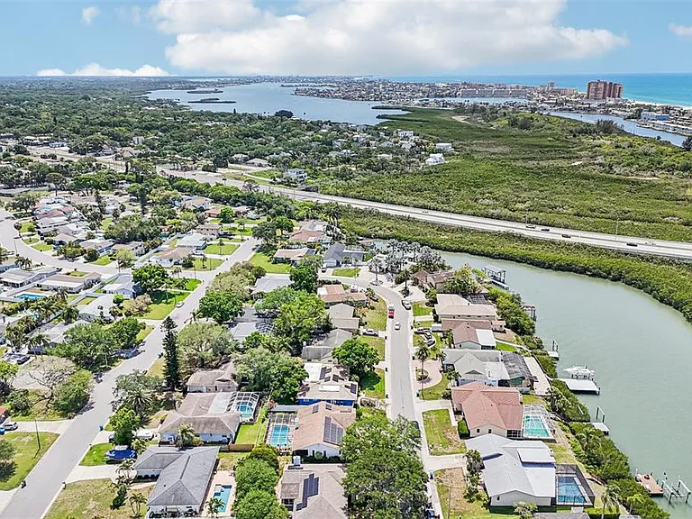8083 Bayhaven Dr — Photo 38