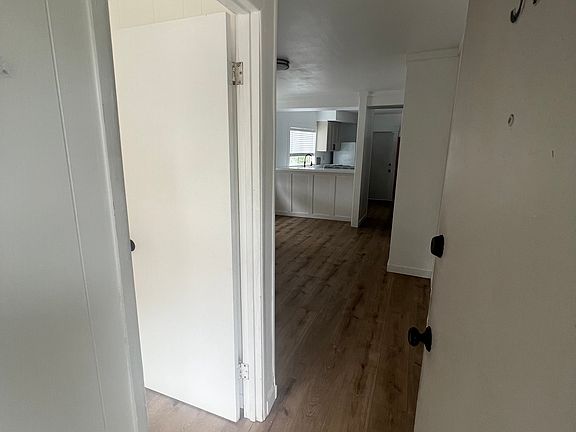 4th image of 308 Ruby St #310