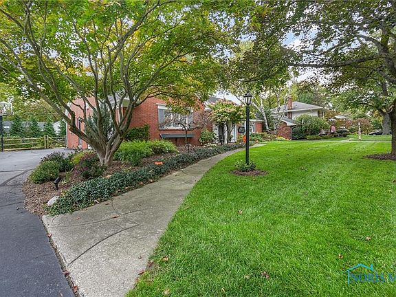 4th image of 4737 Carskaddon Ave