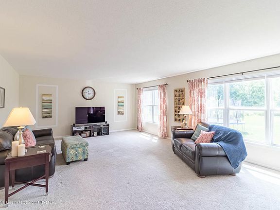 4th image of 3657 Fernwood Ln