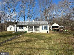 200 Middle Ln, Gore, VA 22637