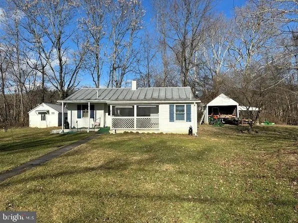 200 Middle Ln, Gore, VA 22637