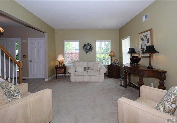 4th image of 3 Bayberry Ct