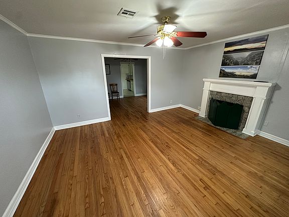2nd image of 1412 S Knoxville Ave