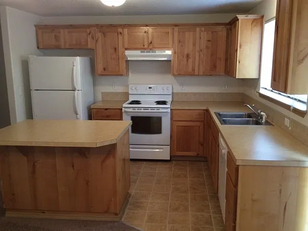 3 bed, 2.5 bath, 1404 sqft, $2,505 — Photo 3