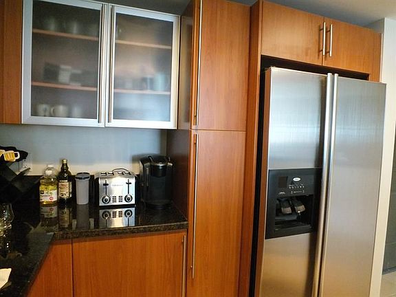5th image of 610 Clematis St APT 728