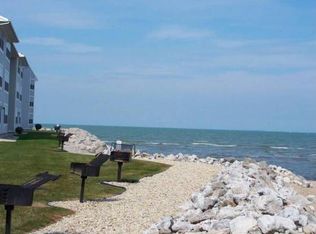 220 W Lakeshore Dr APT A, Port Clinton, OH 43452