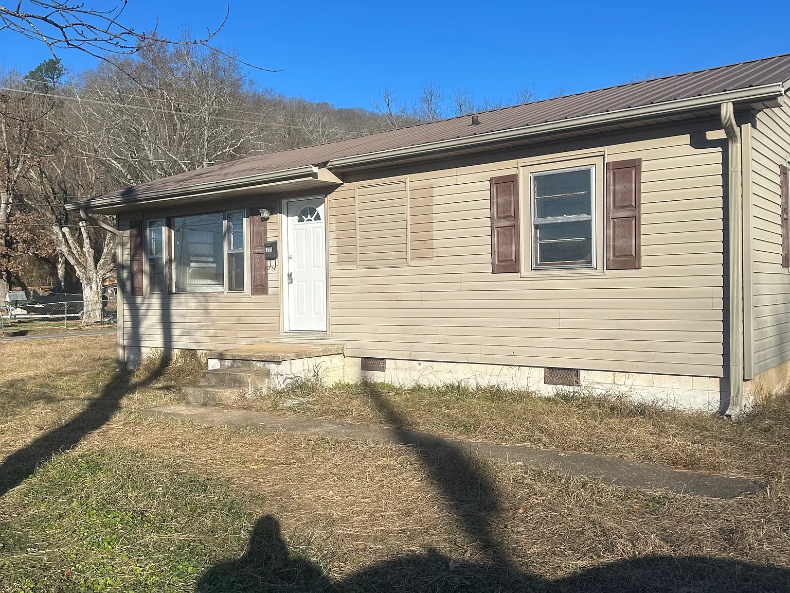 3 bed, 992 sqft, $975 — Photo 1