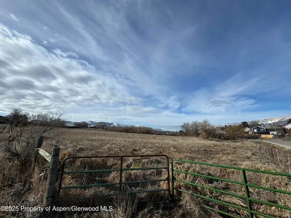 Birch Ave, Rifle, CO 81650