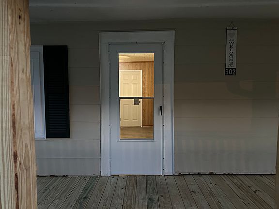 4th image of 602 Poplar St