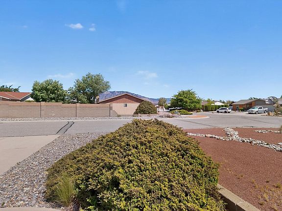 4th image of 6428 Gambel Quail Rd NE