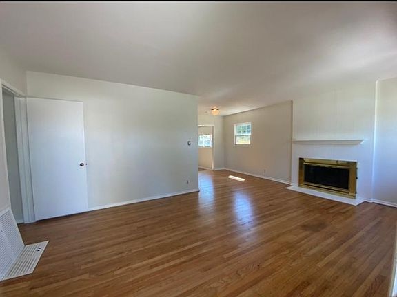 4th image of 5820 E Oakbrook St