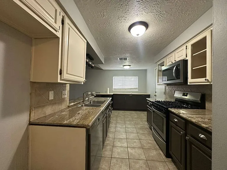 5408 Cunningham Dr — Photo 5