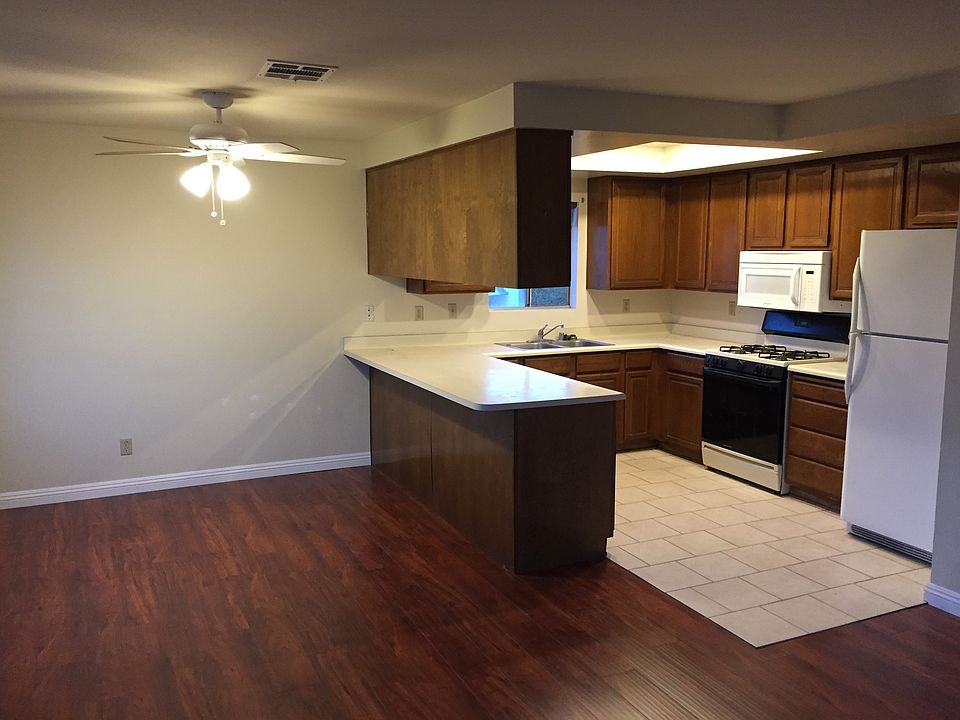Kitchen-Dining Area