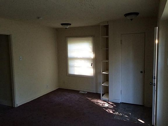 2nd image of 4459 Evanston Ave