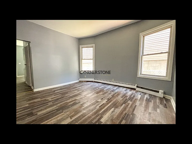 136 Godwin Ave — Photo 4