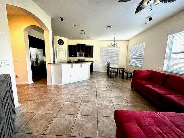 3 bed, 2.0 bath, 1959 sqft, $2,500 — Photo 4