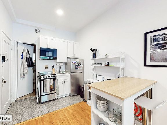 3rd image of 188 E 93rd St APT 1A
