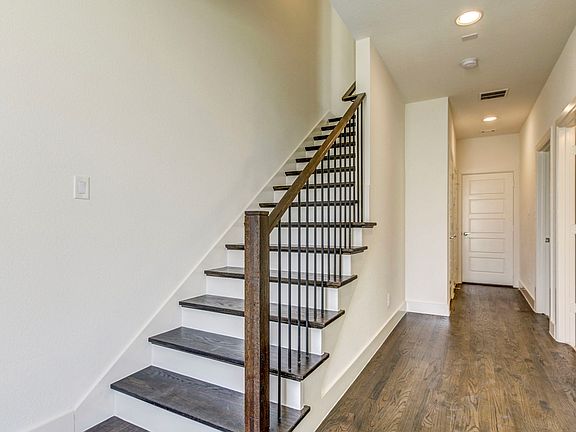 Gorgeous foyer